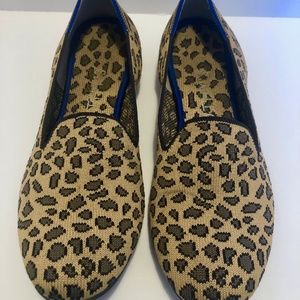 ROTHY’S Spotted animal print.